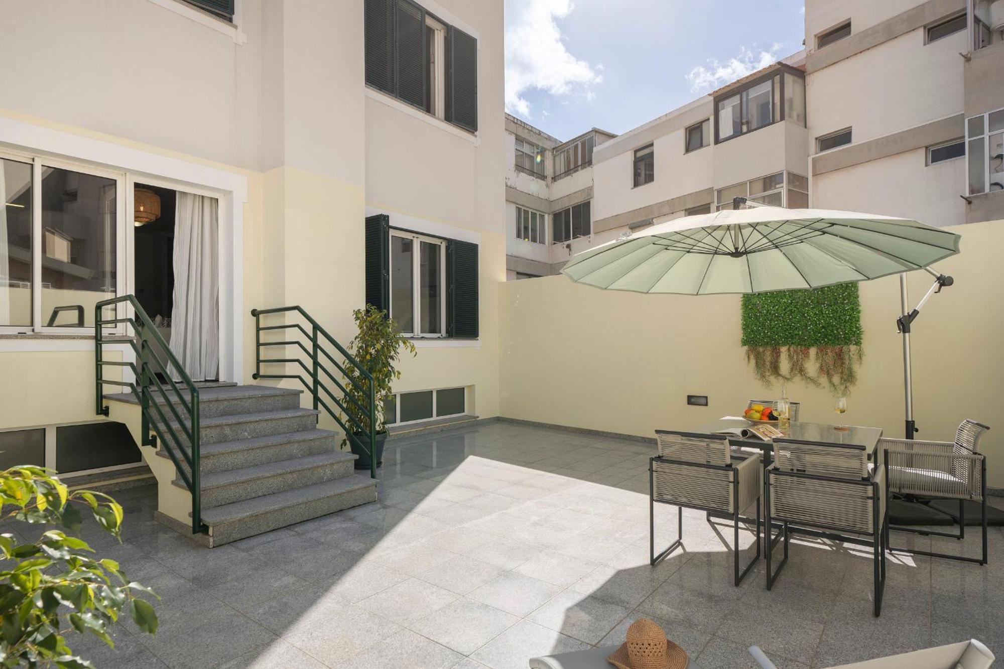 Apartamento Do Carmo By An Island Apart Φουνκάλ Εξωτερικό φωτογραφία