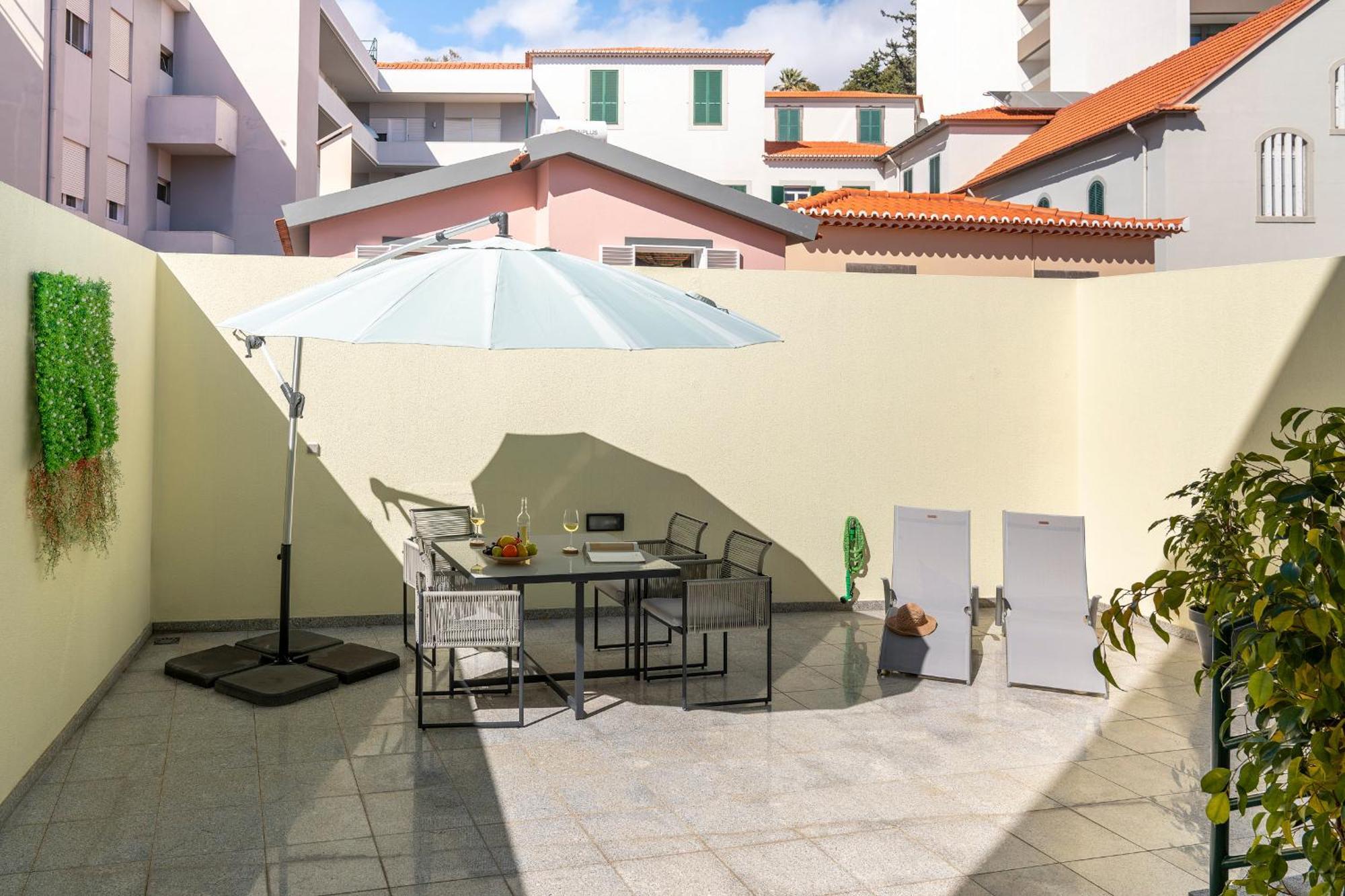 Apartamento Do Carmo By An Island Apart Φουνκάλ Εξωτερικό φωτογραφία